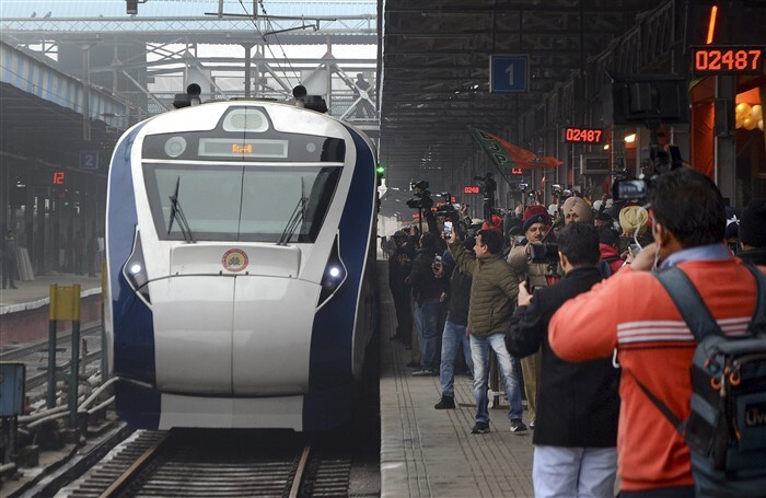 Vande Bharat Express: 2024 ರಲ್ಲಿ ಸಂಚರಿಸುತ್ತಿರುವ ಹೊಸ ವಂದೇ ಭಾರತ್‌ ರೈಲುಗಳು- ಮಾರ್ಗ, ಮಾಹಿತಿ, ವಿವರ 