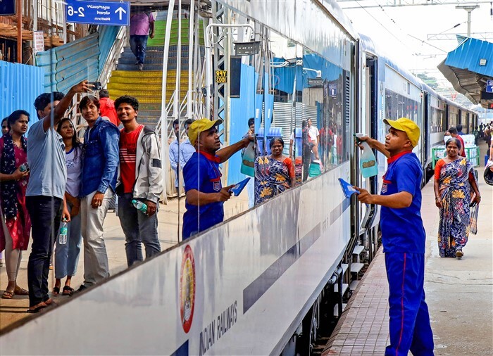 Vande Bharat Express: 2024 ರಲ್ಲಿ ಸಂಚರಿಸುತ್ತಿರುವ ಹೊಸ ವಂದೇ ಭಾರತ್‌ ರೈಲುಗಳು- ಮಾರ್ಗ, ಮಾಹಿತಿ, ವಿವರ 