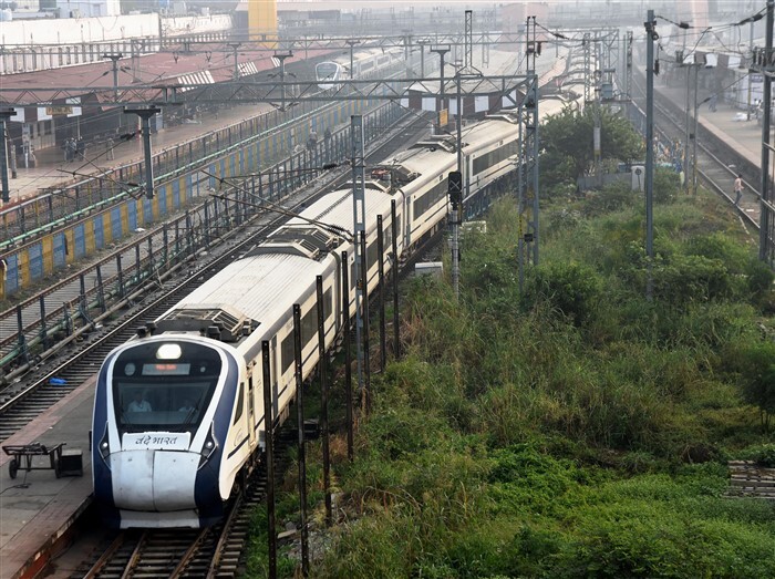 Vande Bharat Express: 2024 ರಲ್ಲಿ ಸಂಚರಿಸುತ್ತಿರುವ ಹೊಸ ವಂದೇ ಭಾರತ್‌ ರೈಲುಗಳು- ಮಾರ್ಗ, ಮಾಹಿತಿ, ವಿವರ 