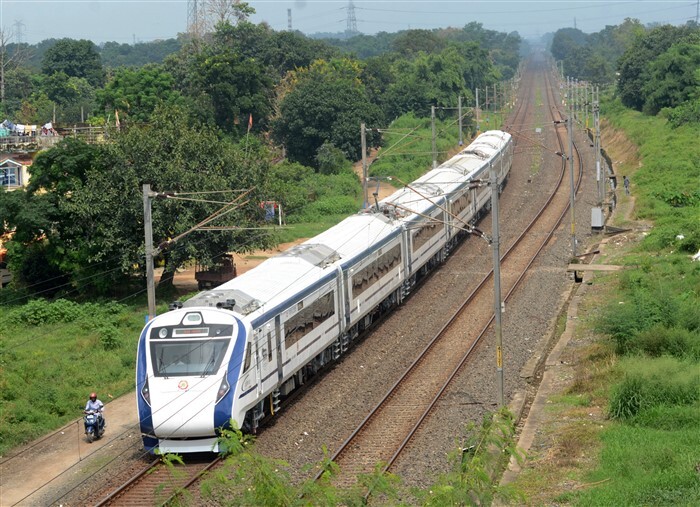 Vande Bharat Express: 2024 ರಲ್ಲಿ ಸಂಚರಿಸುತ್ತಿರುವ ಹೊಸ ವಂದೇ ಭಾರತ್‌ ರೈಲುಗಳು- ಮಾರ್ಗ, ಮಾಹಿತಿ, ವಿವರ 
