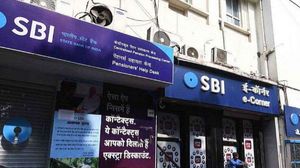 SBI வாடிக்கையாளர்களே! தொடர்ந்து 6 நாள் பேங்க் லீவ் வரப்போகுது! உடனே உங்க வேலையை முடிச்சிருங்க!