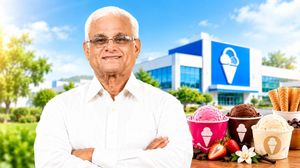ரெயின் கோட் விற்றவர்.. இன்று ரூ.150 கோடி சாம்ராஜ்யத்தின் ஓனர்! யார் இந்த பிரபாகர்?