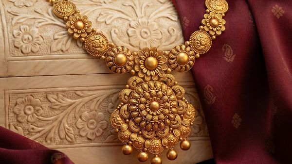 இன்று தங்கம் விலை என்ன? பெட்ரோல், டீசல் அதிர்ச்சிக்கு மத்தியில் தங்கம், வெள்ளி விலை உயர்ந்ததா?