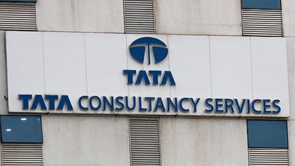 TCS நிறுவனத்தில் மீண்டும் ஊழியர்கள் பணி நீக்கமா? மேலாளர்களுக்கு ஹெச்ஆர் அனுப்பிய ஈமெயில்!!