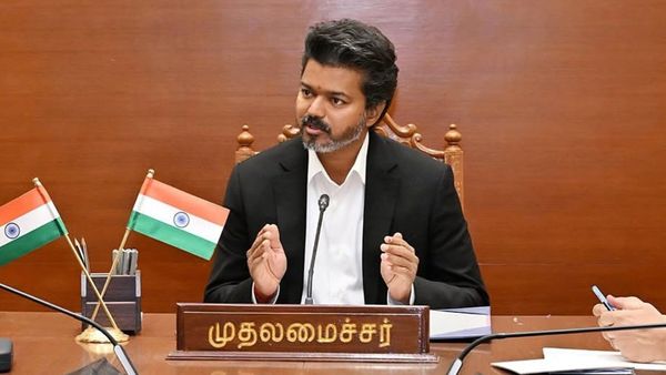 விஜய்-இன் தங்கம் சீர்வரிசை திட்டத்தை செயல்படுத்துவதில்  சிக்கல்: சுத்தி சுத்தி செக் வைக்கிறாங்களே