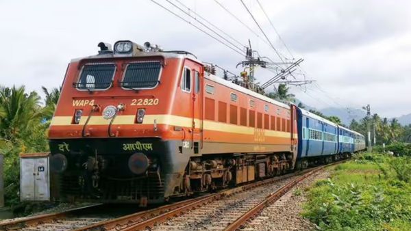 இந்திய ரயில்வேக்கே இந்த நிலைமையா? எல்பிஜி சிலிண்டர் தட்டுப்பாட்டால் IRCTC முக்கிய அறிவிப்பு..!!