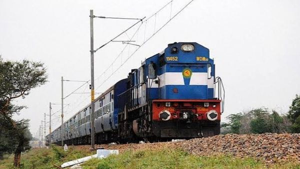 ரூ. 100 கோடி இழப்பு..!! இந்திய ரயில்வேயில் நடந்த நூதன திருட்டு அம்பலம்..!! பயணிகளே இப்படி செய்யலாமா?