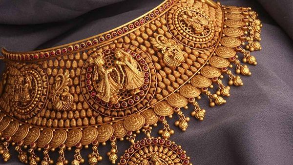 Gold Rate: வாரத்தின் முதல் நாளே குட் நியூஸ்..!! குறைந்தது தங்கம் விலை..!!