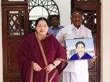 ஒரு மோசமான முதலாளியை சமாளிக்க ‘ஓ பன்னீர் செல்வம்’ இடமிருந்து நாம் கற்றுக்கொள்ள வேண்டியவை..!