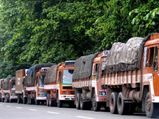 22 மாநில எல்லைகளில் சுங்கச்சாவடிகள் அதிரடி நீக்கம்.. இனி லாரிகள் நிற்காமல் சீறி பாய்ந்து போகலாம்..! 