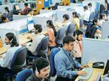 கையில் காசு இல்லை.. சம்பாதிக்க வேலையும் கிடைக்கவில்லை.. UAE-ல் வேலை தேடும் இந்தியர்கள் கதறல்..! 