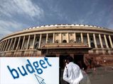 Budget 2019: தேர்தல் வருது.. நடுத்தர மக்கள் மீது மத்திய அரசுக்கு திடீர் கரிசனம் வர இதுதான் காரணமா? 