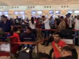 பயணிகளின் கோபத்துக்கு ஆளான Air India.! இரவு 8.30 மணி வரை அனைத்து விமானங்களும் 2 மணி நேரம் தாமதம்..!
