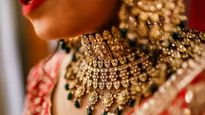முரட்டு உச்சத்தில் தங்கம் விலை! ஒரே மாதத்தில் ரூ.1,620 எகிறல்! ஏழை மக்கள் இனி தங்கம் வாங்க முடியுமா?