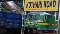 இந்தியாவின் மிக நீளமான ரயில்... 295 பெட்டி, 6 இன்ஜின், 3.5 கிமீ நீளம்..! 