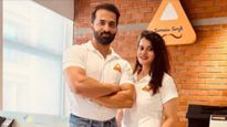 தினமும் 8 கோடி சமோசா விற்பனை.. கோடிகளில் புரளும் கணவன் - மனைவி..!! 