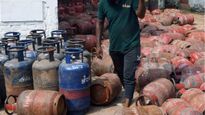 LPG சிலிண்டர் விலை குறைந்தது.. அடுத்த சர்ப்ரைஸ் இதுதானா..? RBI வெளியிடும் குட்நியூஸ்..?! 