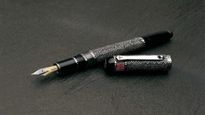 உலகின் மிக விலையுயர்ந்த பேனா.. இதன் விலை ஜஸ்ட் $80 மில்லியன் தான்..!!
