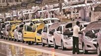 எல்லோரும் SUV பக்கம் போனா எப்படி? சிறிய கார்களின் விற்பனை 71% சரிவு.. களத்தில் இறங்கும் மத்திய அரசு?
