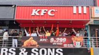 அசைவம் விற்க கூடாது என போராட்டம்.. மூடப்பட்ட KFC கடை.. இந்தியாவில் KFCக்கு ஏற்பட்ட புது சிக்கல்..