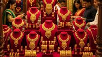 டிவிஸ்ட் அடித்த தங்கம்: வார இறுதி நாளில் அதிரடி உயர்வு, வெள்ளி விலையும் தாறுமாறு..