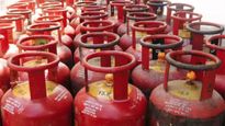 பட்ஜெட்டுக்கு முன்னாடியே மக்களுக்கு ஷாக்!! LPG சிலிண்டர் விலை உயர்வு!!