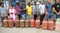 இந்தியாவில் LPG கேஸ் விநியோகம் எப்போது சீராகும்? அரசு அதிகாரிகள் வெளியிட்ட அதிர்ச்சி தகவல்!!