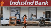 IndusInd வங்கி பங்கு மதிப்பு ஒரே நாளில் 5% சரிவடைந்தது ஏன்? இப்போது இந்த பங்கில் முதலீடு செய்யலாமா?   