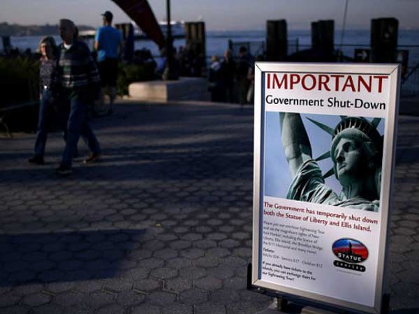 வழக்கு தொடுத்தவர்கள்