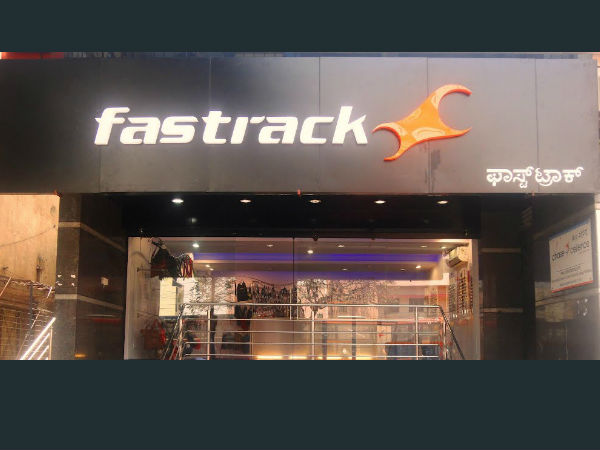 பாஸ்ட்டிராக் ஸ்டோர்ஸ்