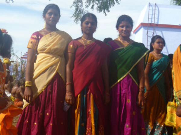 தாவணி தினம்