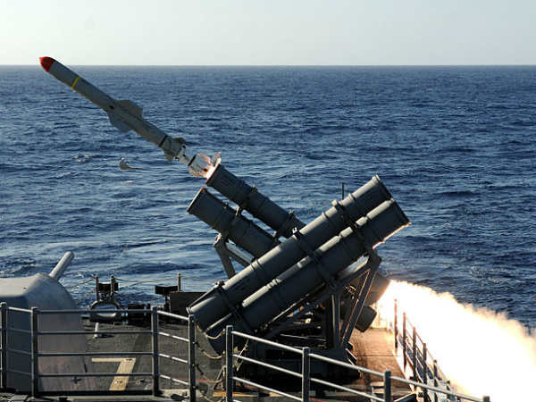 ஏவுகணை தாக்குதல் 