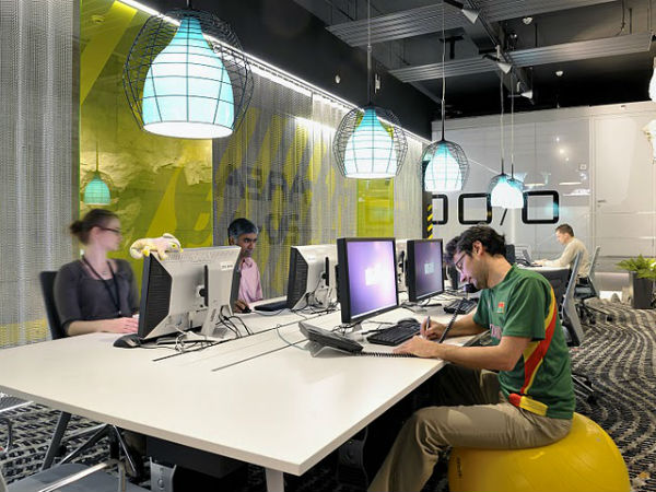 பணியாளர்கள்