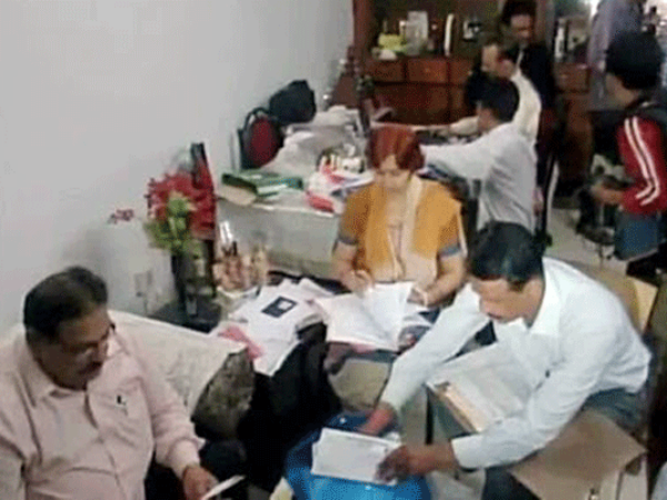 வருவாய் துறையினரின் கணக்கு