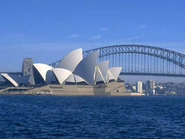 ஆஸ்திரேலியாவில் கூட்டம்...