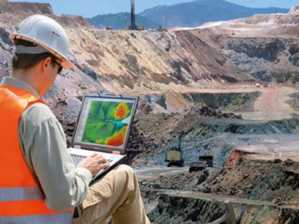 சுரங்க மற்றும் புவியியல் ஆய்வுப் பொறியாளர் (மைனிங் அண்ட் ஜியாலஜிக்கல் எஞ்சினியர்): 