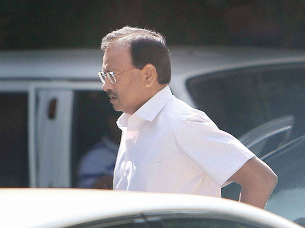 ஊழல் வழக்கும்