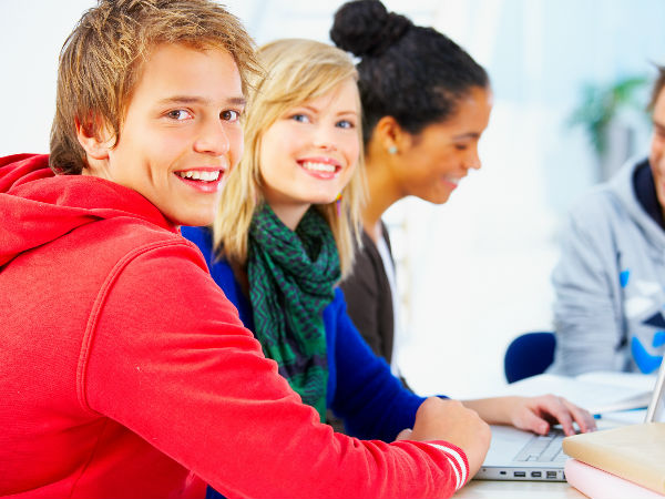 பிரான்ஸ் மாணவர்கள்