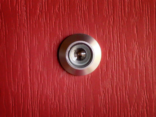 எட்டிப்பார்க்க..