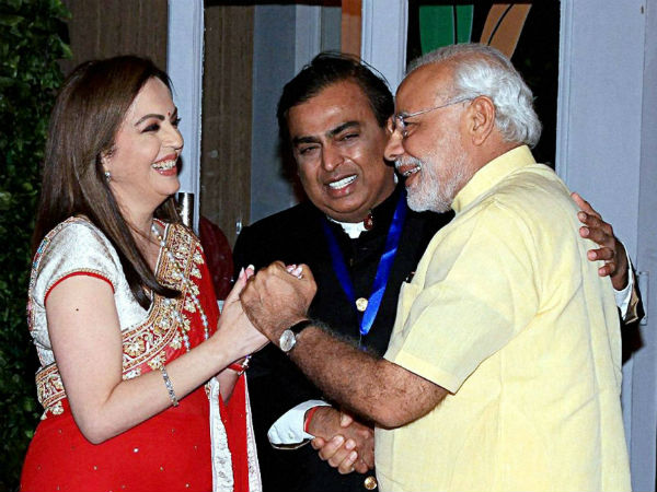 1. முகேஷ் அம்பானி