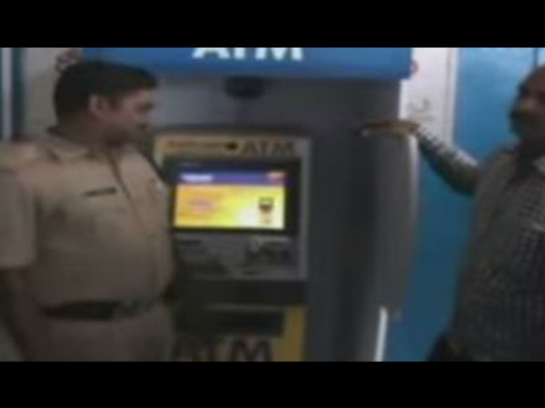 ரூ 100 கேட்டால் 500-ஐக் கொட்டிய இன்டிகேஷ் ஏடிஎம்!