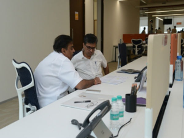 பணியாளர்கள்