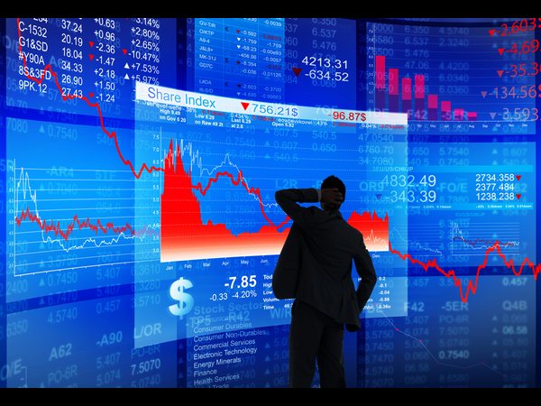 100 புள்ளிகள் சரிவில் மும்பை பங்குச்சந்தை..! 100 புள்ளிகள் சரிவில் மும்பை பங்குச்சந்தை..!