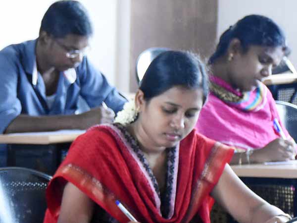 மாணவர்கள்