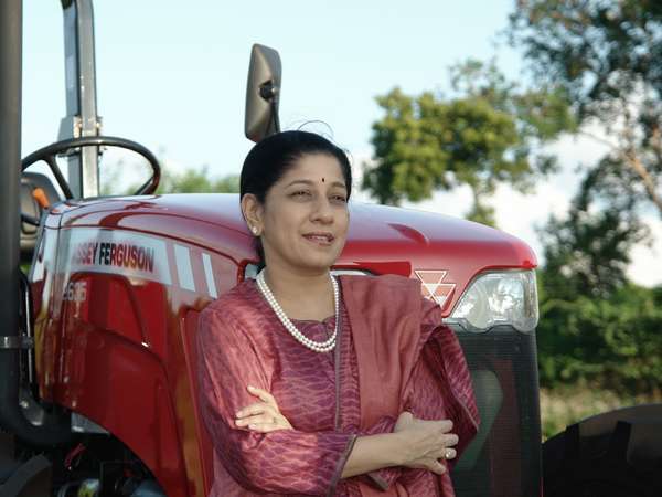 மல்லிகா சீனிவாசன்