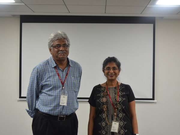 பிசியாக மூழ்கியிருக்கும் போதும் இசை