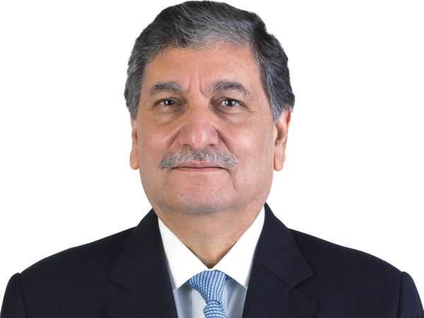 இஷ்ஹாத் ஹுசைன்