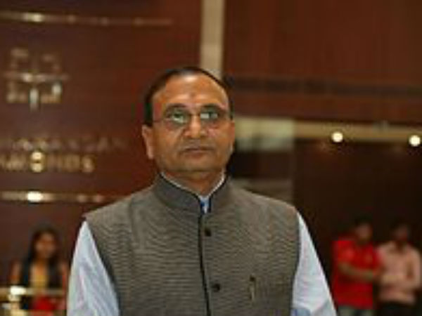 யார் இவர்...?