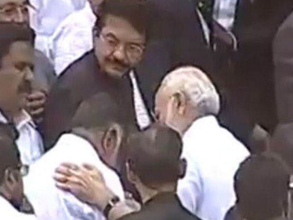 ஓபிஎஸ் மீது மோடிக்கு தனி பாசம்.. இது தான் காரணமோ..?