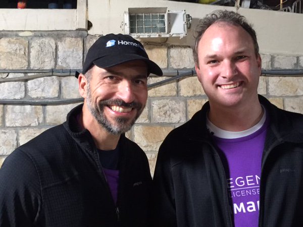 11. டாரா கோஸ்ராசாஹி, எக்ஸ்பெடியா